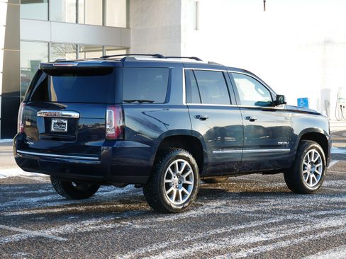 Used 2020 GMC Yukon Denali image 3