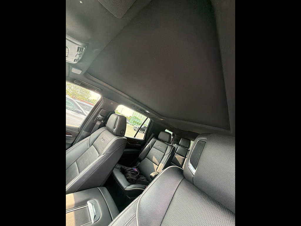 Used 2023 Cadillac Escalade Premium Luxury AWD/4WD image 13