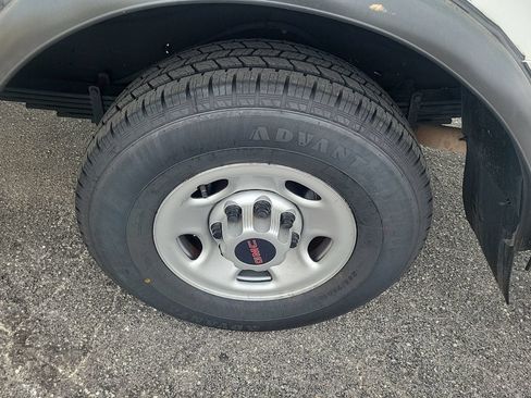 Used 2023 GMC Savana 3500 w/ Power Convenience Package RWD image 11