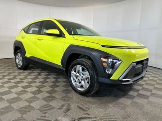 Used 2024 Hyundai Kona SE video 2
