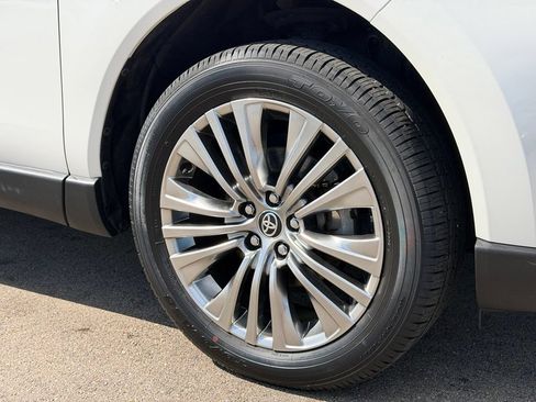 Used 2021 Toyota Venza Limited w/ Advanced Technology Package AWD/4WD image 25