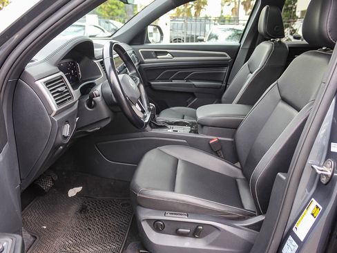 Used 2020 Volkswagen Atlas Cross Sport SEL image 17