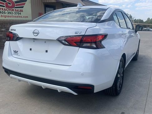 Used 2024 Nissan Versa SV FWD image 2