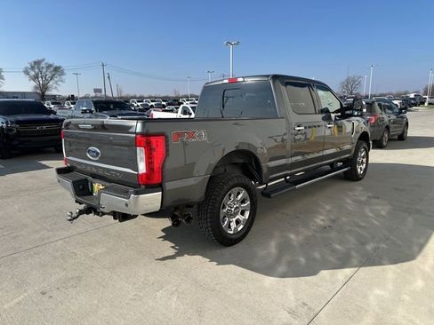 Used 2018 Ford F250 Lariat w/ Chrome Package image 3
