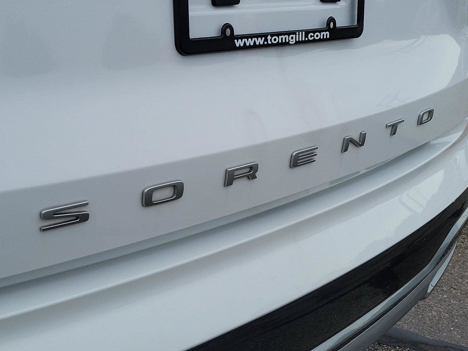 Used 2022 Kia Sorento S w/ Panoramic Sunroof Package FWD image 7