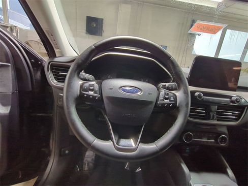 Used 2022 Ford Escape SE w/ Convenience Package image 9