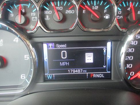 Used 2018 GMC Yukon XL SLT RWD image 24