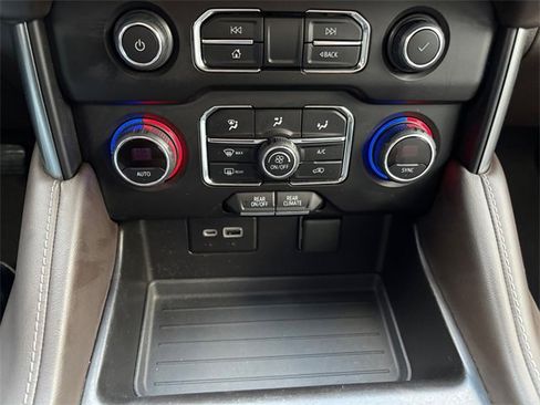 Used 2021 Chevrolet Tahoe LS image 21