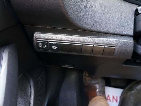 Used 2025 Toyota Corolla LE image 17