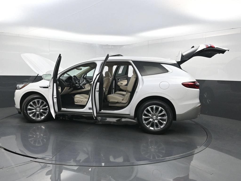 Used 2018 Buick Enclave Premium w/ Experience Buick Package FWD image 38