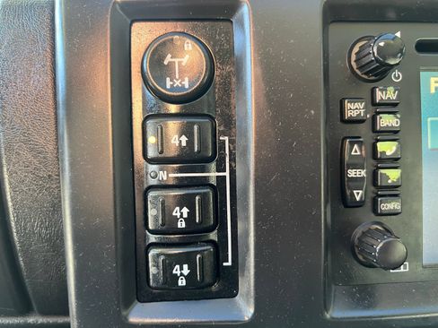 Used 2005 HUMMER H2 w/ Preferred Equipment Group AWD/4WD image 37