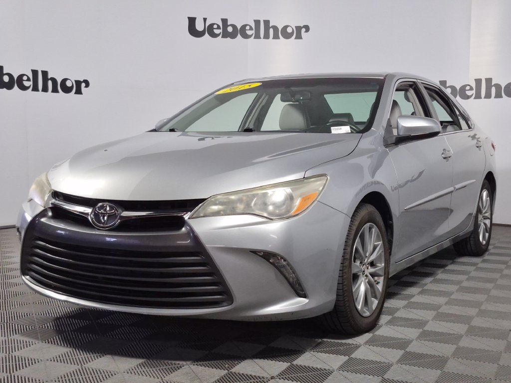 Used 2015 Toyota Camry XLE w/ Moonroof Package FWD image 3