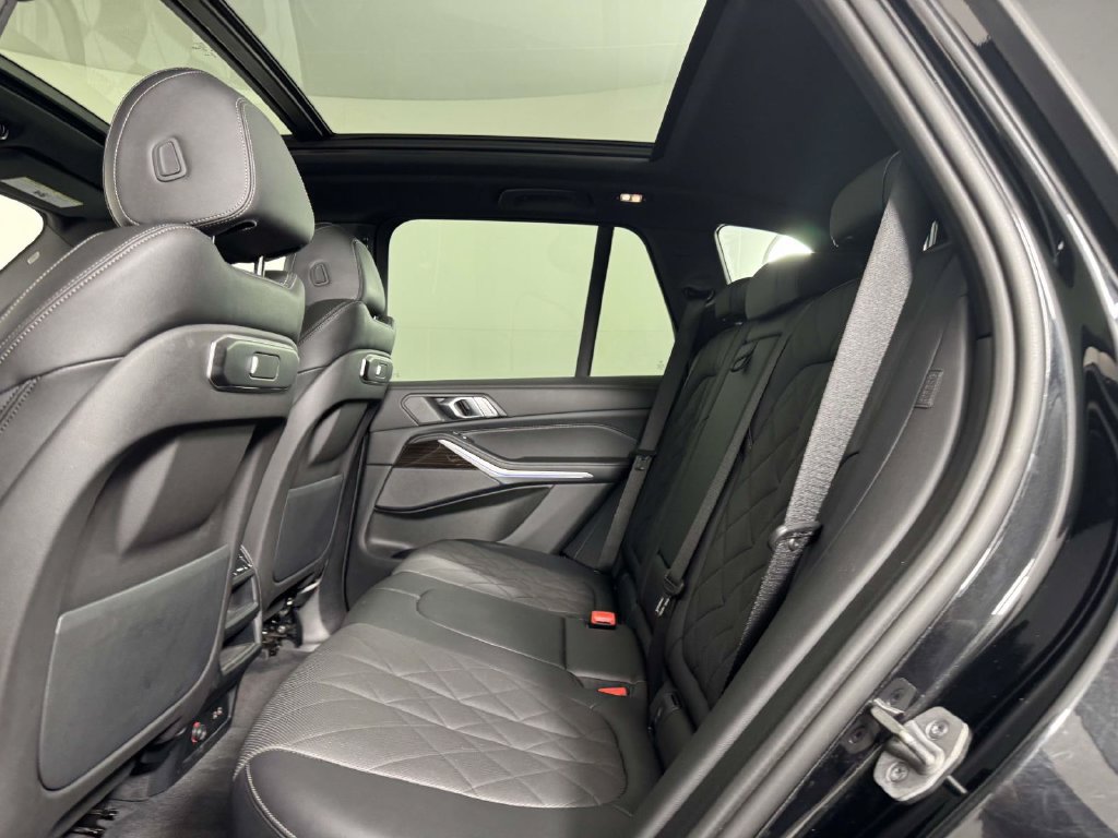 Used 2024 BMW X5 xDrive40i w/ Premium Package AWD/4WD image 32