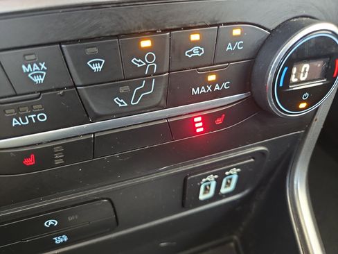 Used 2021 Ford EcoSport SE image 11