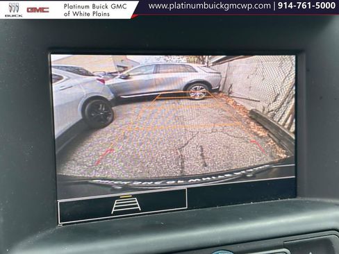 Used 2022 GMC Terrain SLE image 22