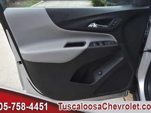 Used 2020 Chevrolet Equinox LT FWD image 17