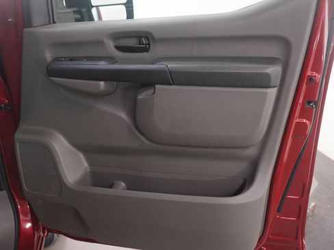 Used 2019 Nissan NV 3500 SL image 11