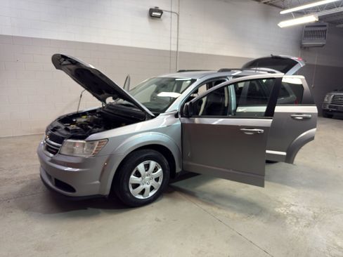 Used 2018 Dodge Journey SE w/ Popular Equipment Group image 9