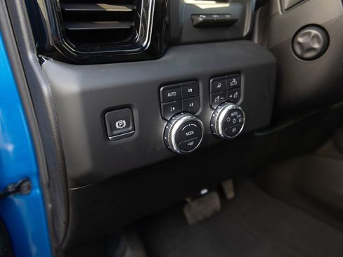 Used 2024 GMC Sierra 1500 AT4 w/ Technology Package image 9