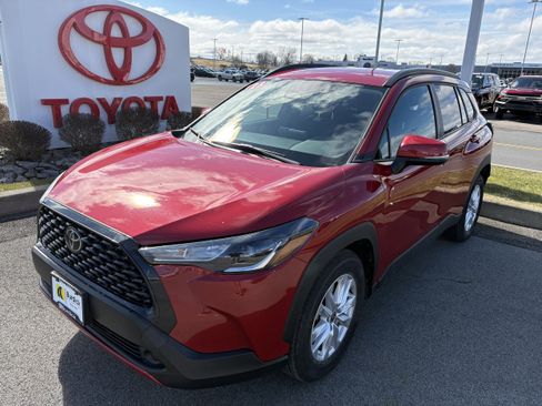 Used 2023 Toyota Corolla Cross LE image 10