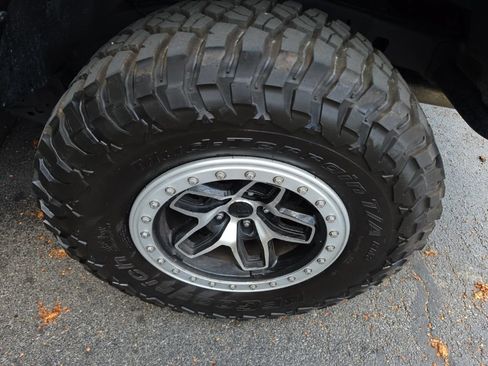 Used 2016 Jeep Wrangler Unlimited Rubicon w/ Connectivity Group AWD/4WD image 9