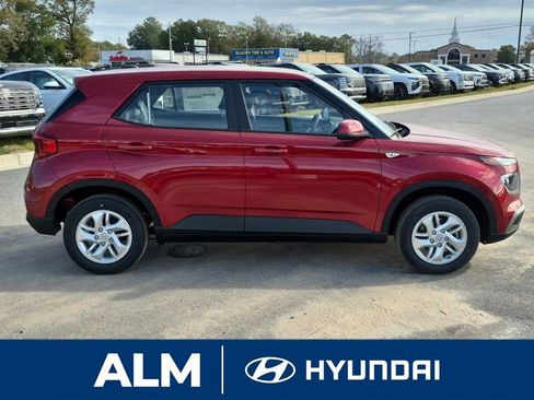 New 2026 Hyundai Venue SE image 4