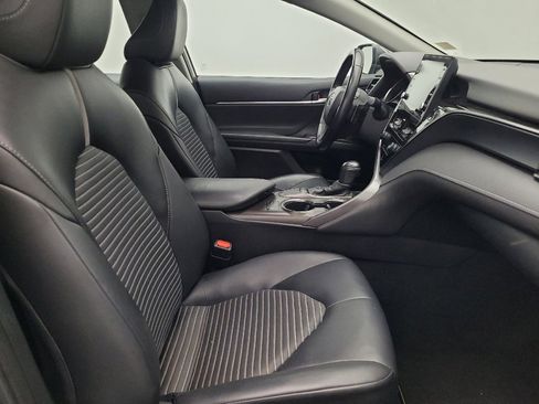 Used 2023 Toyota Camry SE w/ Cold Weather Package image 21