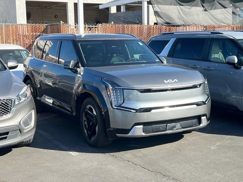 Certified 2024 Kia EV9 Land AWD/4WD image 2