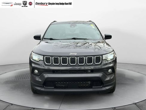 Certified 2024 Jeep Compass Latitude image 3