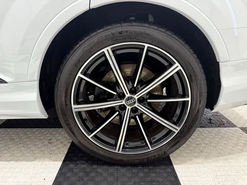 Used 2021 Audi SQ7 Premium Plus w/ Driver Assistance Package image 12