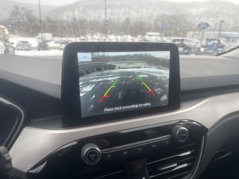 Used 2022 Ford Escape SE w/ Cold Weather Package image 15