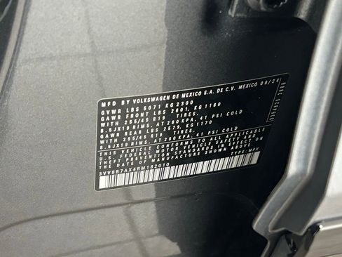 Used 2024 Volkswagen Tiguan SE R-Line w/ MDO Package, Two-Row image 31