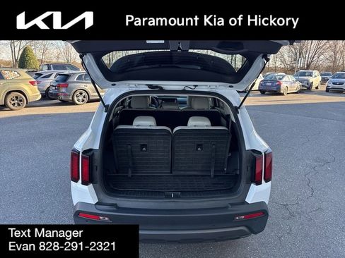 Used 2023 Kia Sorento S w/ Panoramic Sunroof Package image 10