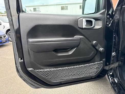 Used 2022 Jeep Wrangler Sport AWD/4WD image 12