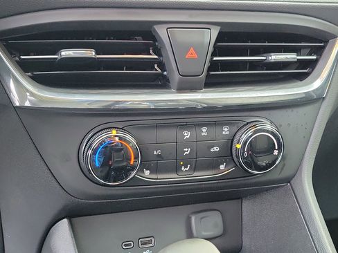 Used 2025 Buick Encore GX Preferred w/ Comfort Package image 27