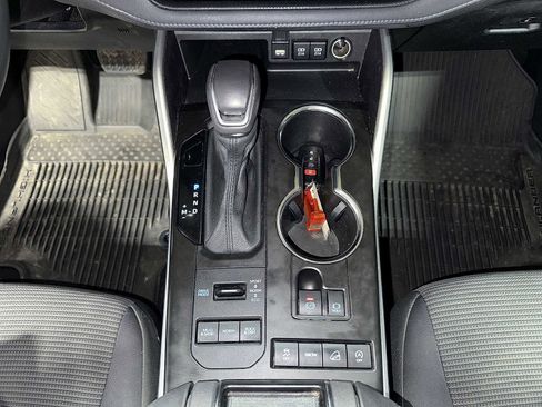 Used 2021 Toyota Highlander LE image 31