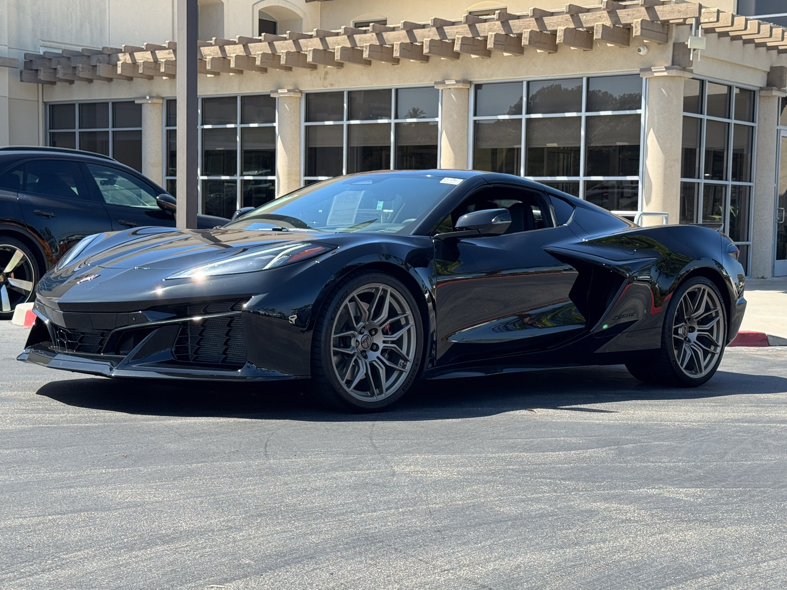 Used 2025 Chevrolet Corvette Z06 w/ Stealth Interior Trim Package RWD image 4
