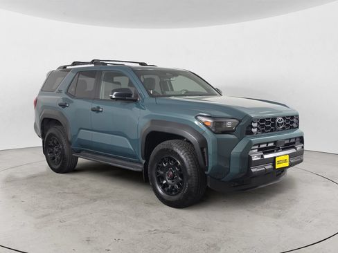 Used 2025 Toyota 4Runner TRD Off-Road Premium AWD/4WD image 3