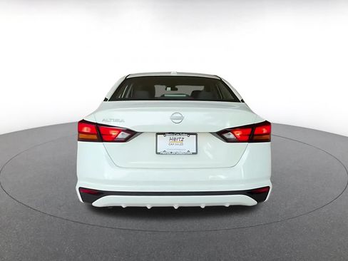 Used 2025 Nissan Altima 2.5 SV FWD image 12