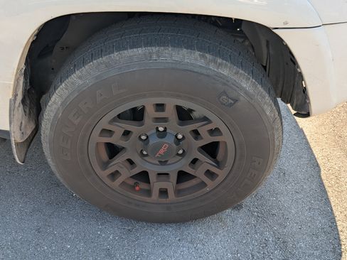 Used 2018 Toyota 4Runner SR5 RWD image 10