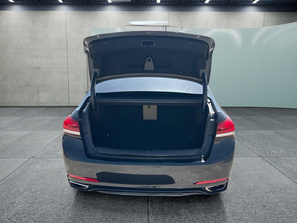 Used 2018 Genesis G80 3.8 RWD image 9