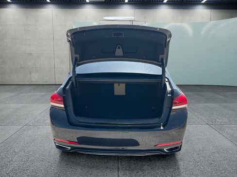 Used 2018 Genesis G80 3.8 RWD image 9