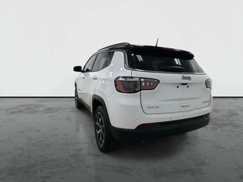 Used 2025 Jeep Compass Limited image 2