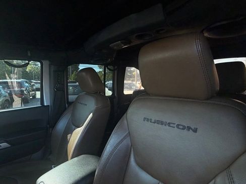 Used 2014 Jeep Wrangler Unlimited Rubicon w/ Dual Top Group AWD/4WD image 15
