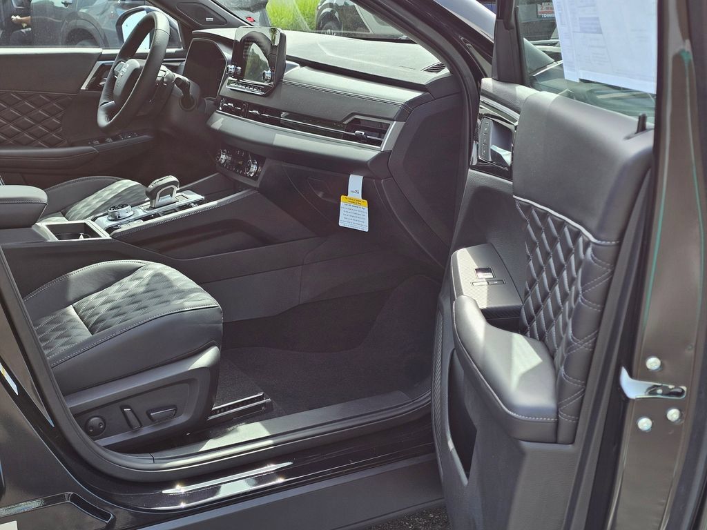 New 2026 Nissan Rogue Platinum AWD/4WD image 13