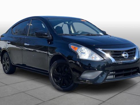 Used 2019 Nissan Versa SV image 2