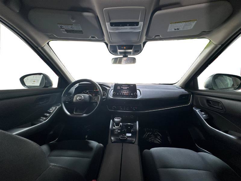 Used 2025 Nissan Rogue S AWD/4WD image 14