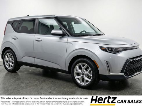 Used 2025 Kia Soul LX w/ LX Technology Package FWD image 1