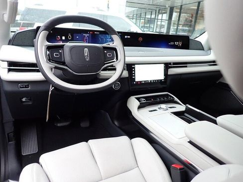 New 2025 Lincoln Navigator Reserve image 25