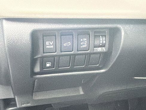 Certified 2025 Subaru Forester Limited AWD/4WD image 18